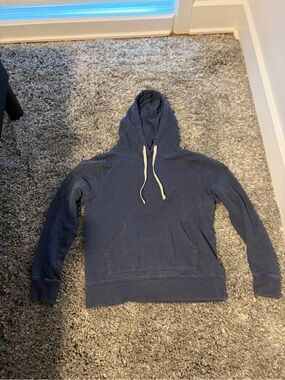Amazon Essentials Men's Navy Hoodie with Drawstring
